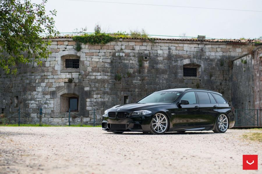  BMW 5-Series Touring on Vossen Wheels (VFS1) 2017 года  (фото 20 из 29)